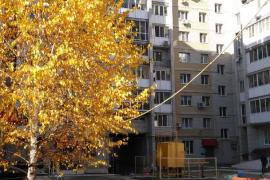 Продам 3 к. кв., 87 кв.м., Гвардейская 13